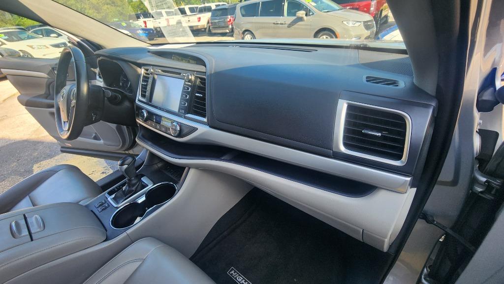2019 Toyota Highlander - $24,490