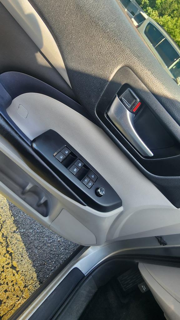 2019 Toyota Highlander - $24,490