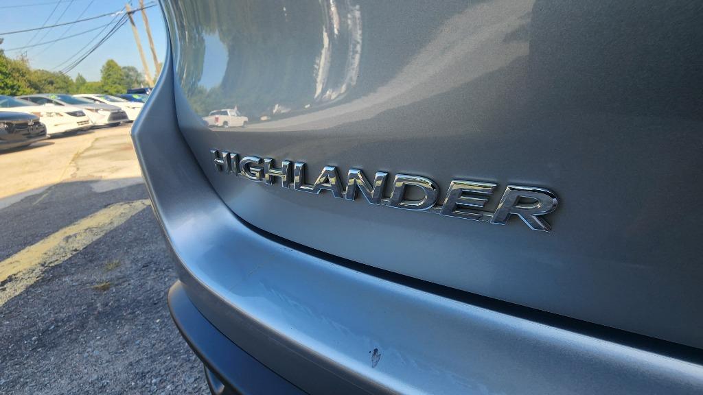 2019 Toyota Highlander - $24,490