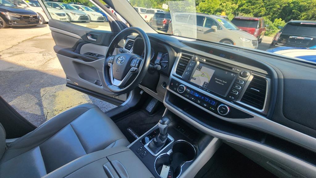 2019 Toyota Highlander - $24,490