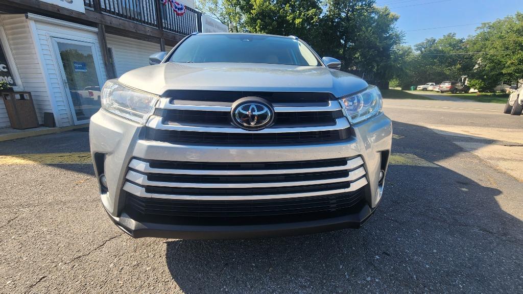 2019 Toyota Highlander - $24,490