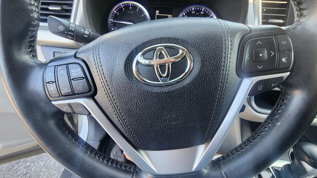 2019 Toyota Highlander - $24,490