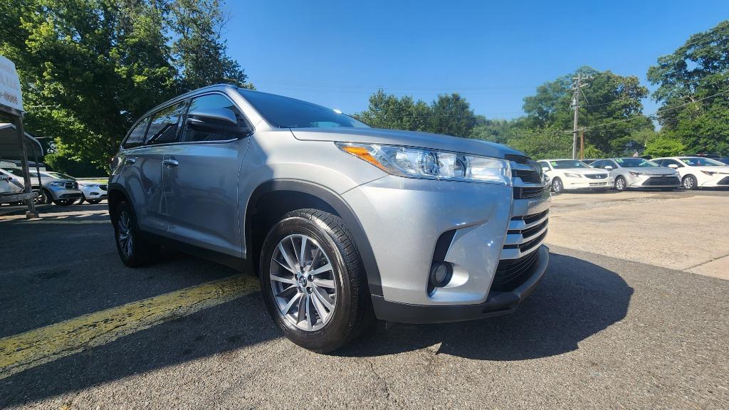 2019 Toyota Highlander - $24,490