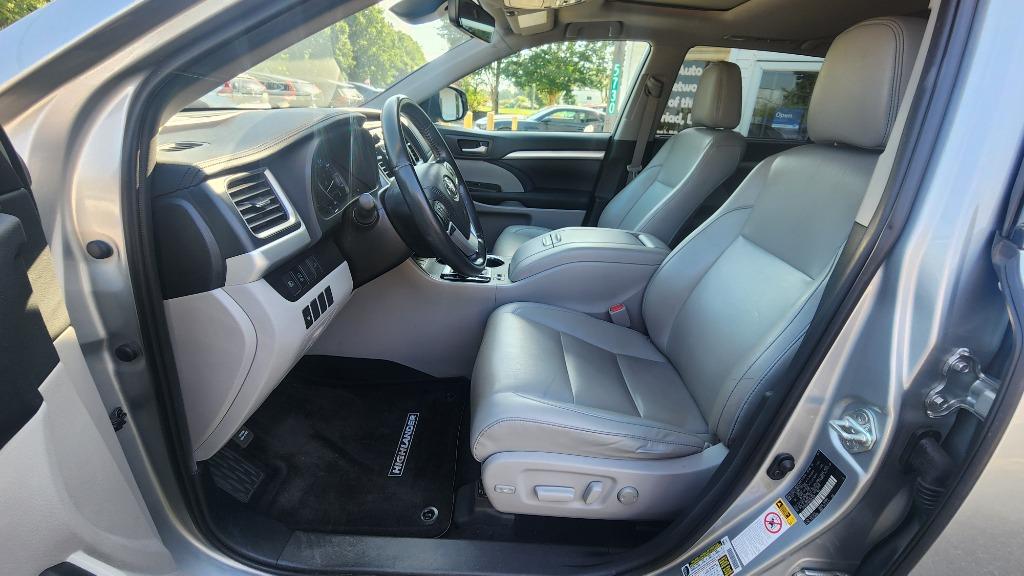 2019 Toyota Highlander - $24,490