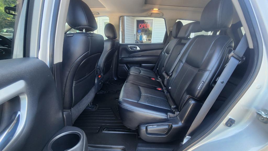 2019 Nissan Pathfinder - $15,990
