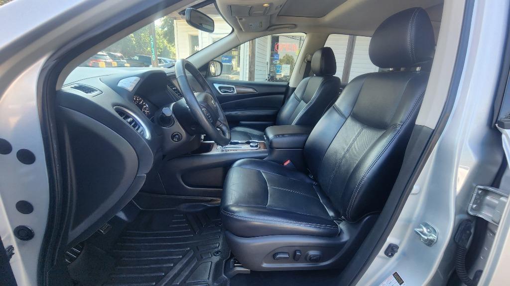 2019 Nissan Pathfinder - $15,990
