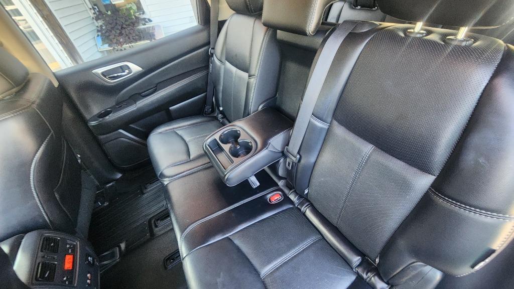2019 Nissan Pathfinder - $15,990