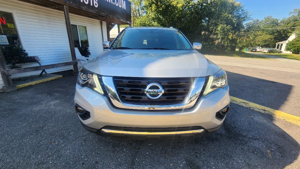 2019 Nissan Pathfinder - $15,990