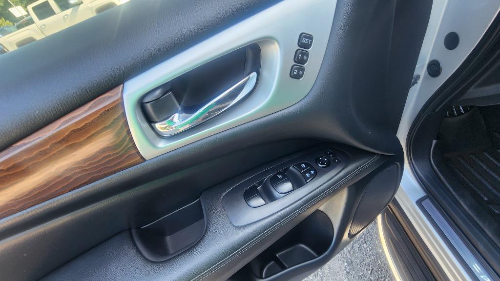 2019 Nissan Pathfinder - $15,990