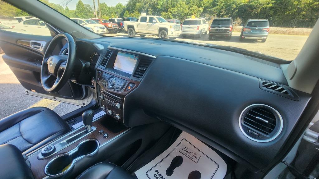 2019 Nissan Pathfinder - $15,990