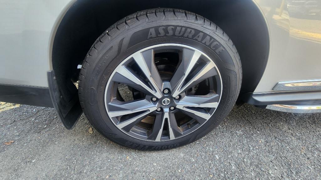 2019 Nissan Pathfinder - $15,990