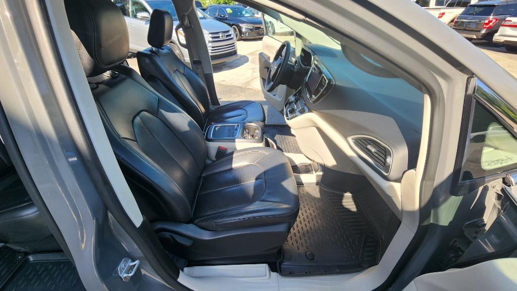 2022 Chrysler Pacifica - $19,990