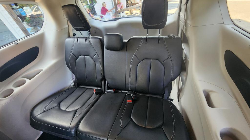 2022 Chrysler Pacifica - $19,990