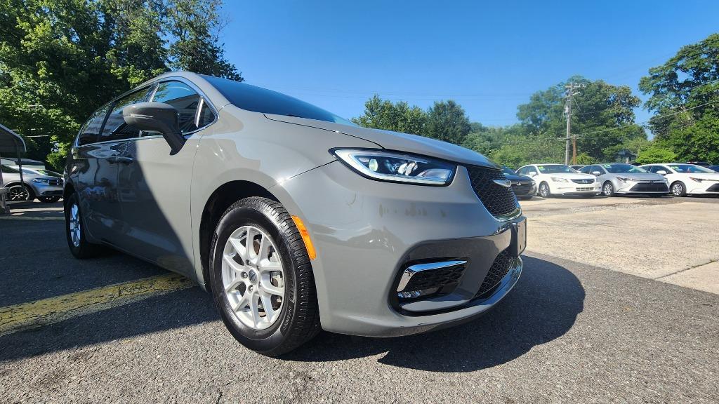 2022 Chrysler Pacifica - $19,990