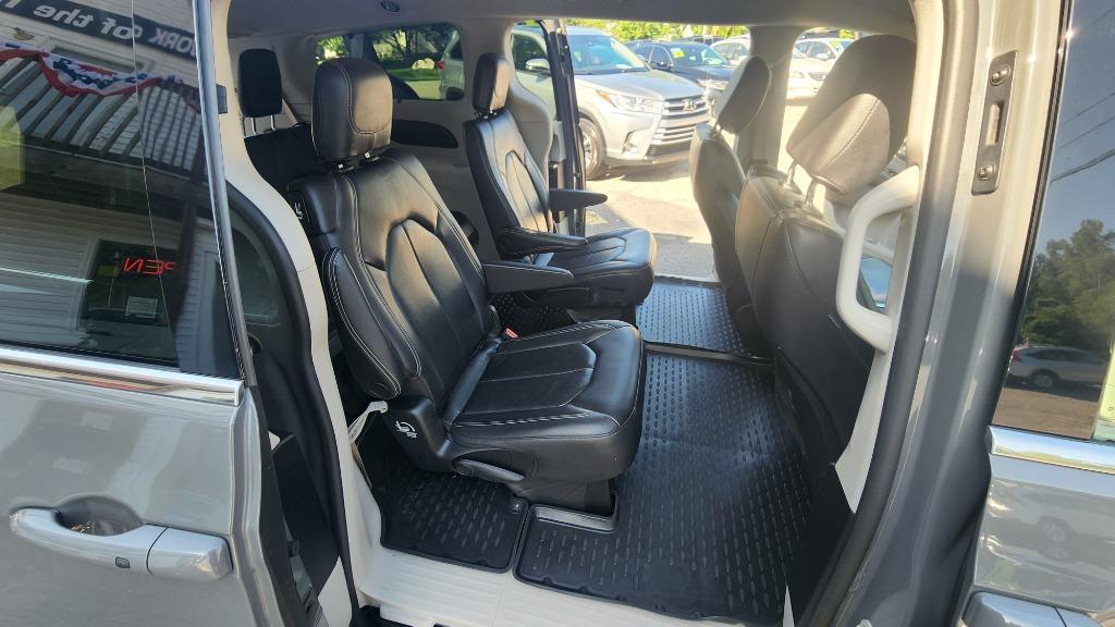 2022 Chrysler Pacifica - $19,990