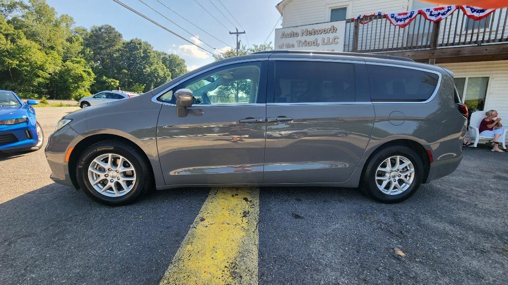 2022 Chrysler Pacifica - $19,990