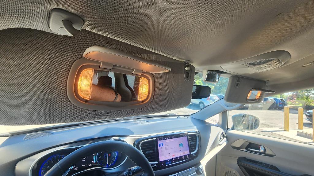 2022 Chrysler Pacifica - $19,990