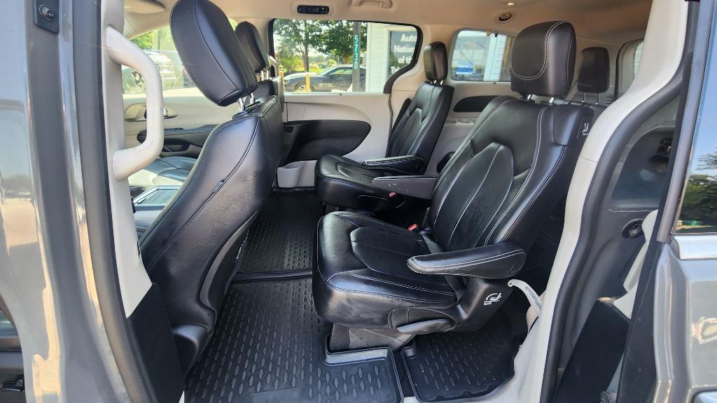 2022 Chrysler Pacifica - $19,990