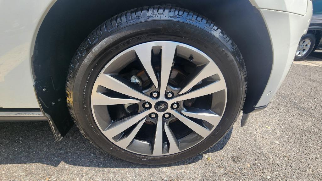 2021 Ford Expedition - $29,990