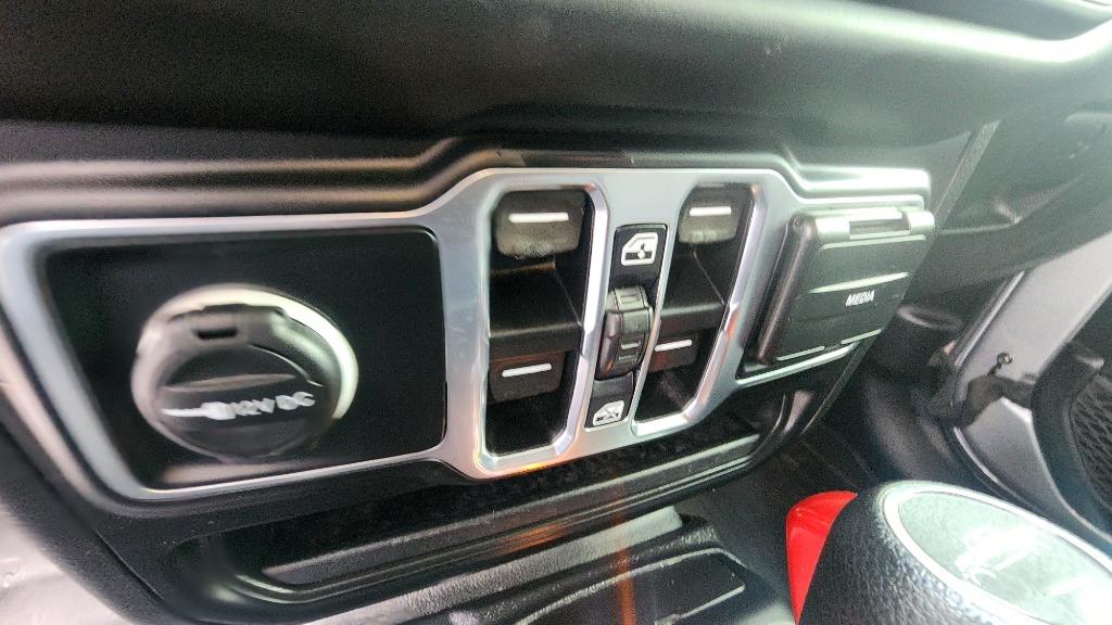 2021 Jeep Gladiator - $30,990