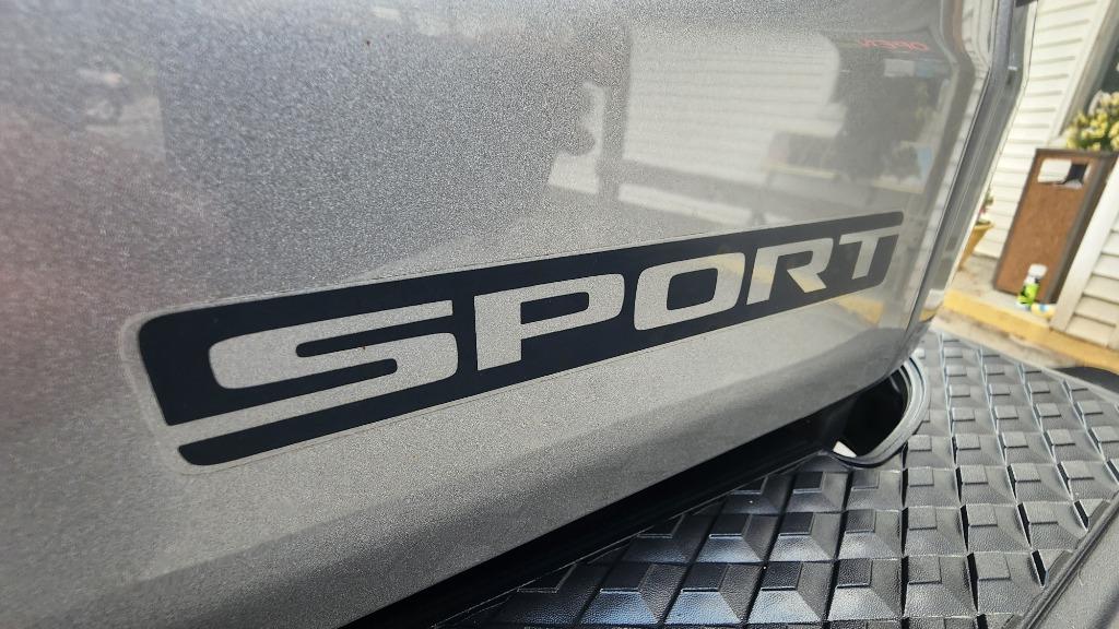 2021 Jeep Gladiator - $30,990