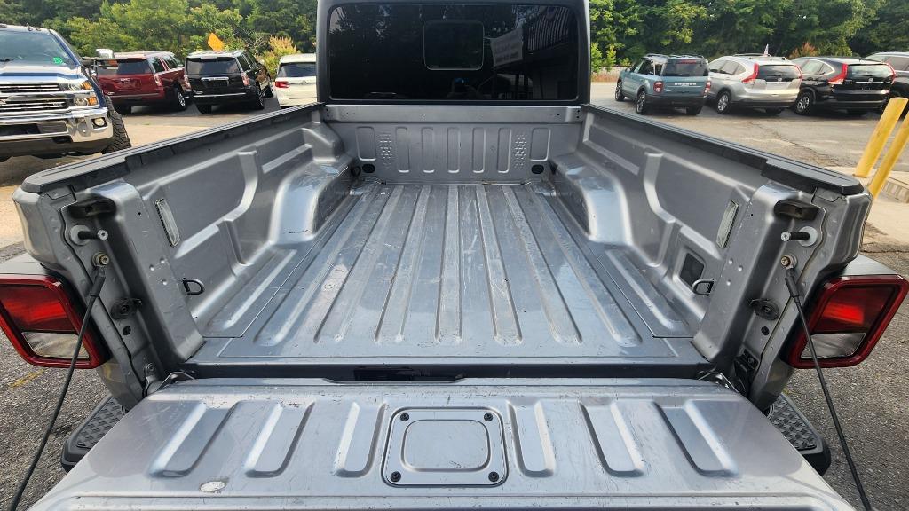 2021 Jeep Gladiator - $30,990