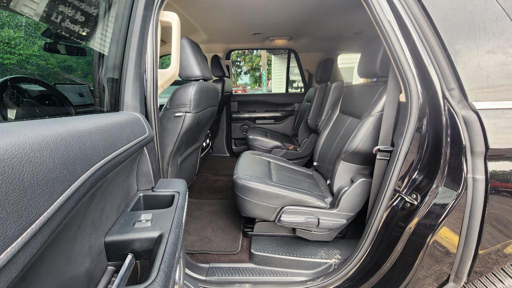 2022 Ford Expedition - $32,990