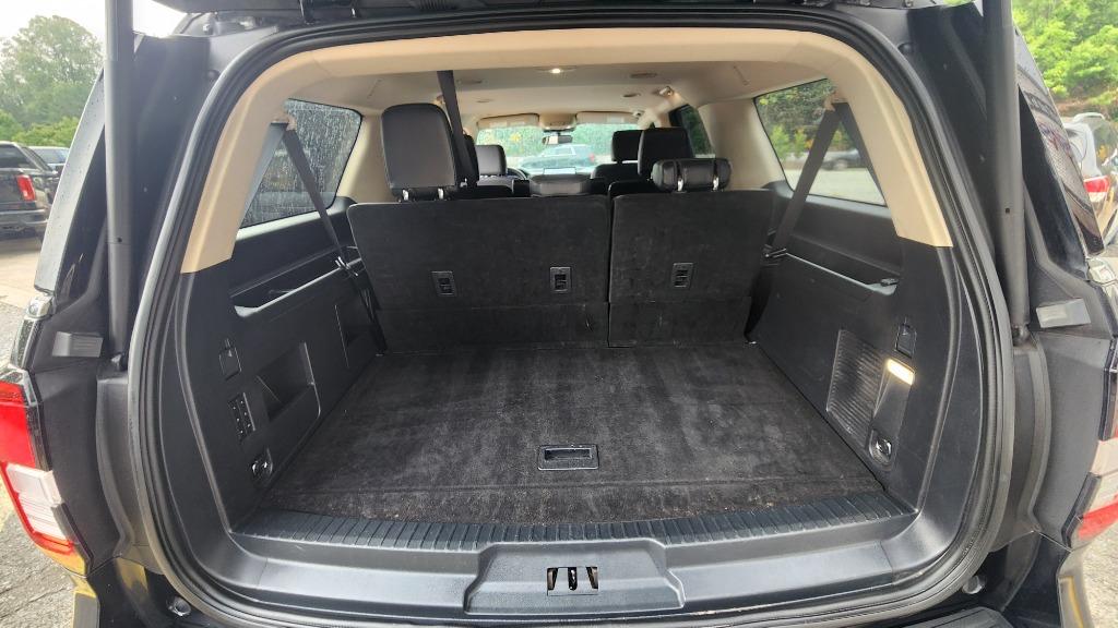 2022 Ford Expedition - $32,990