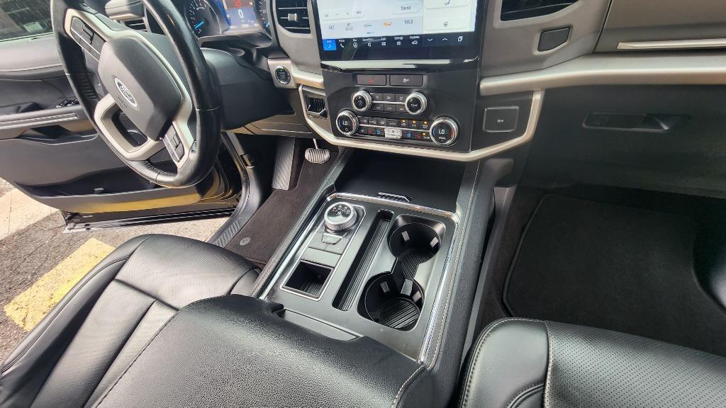 2022 Ford Expedition - $32,990