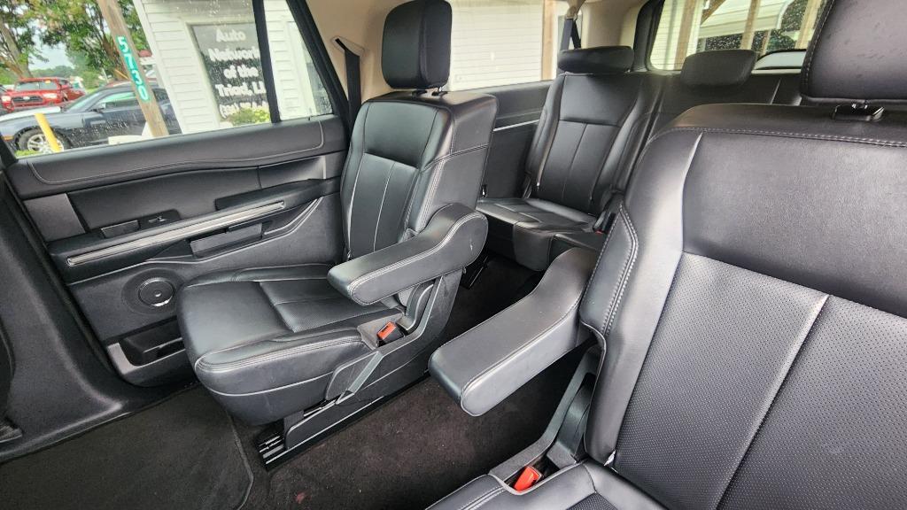 2022 Ford Expedition - $32,990