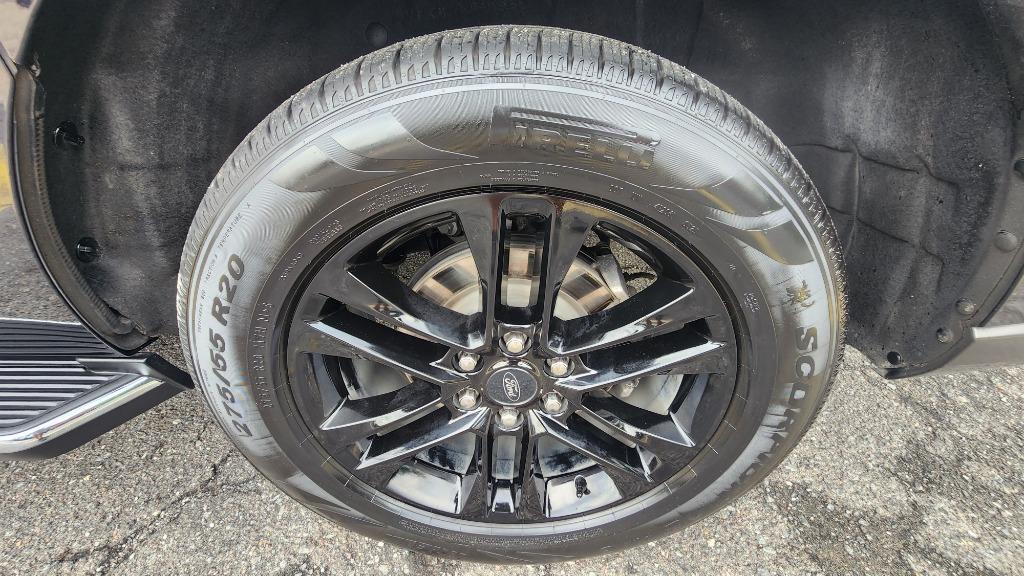 2022 Ford Expedition - $32,990