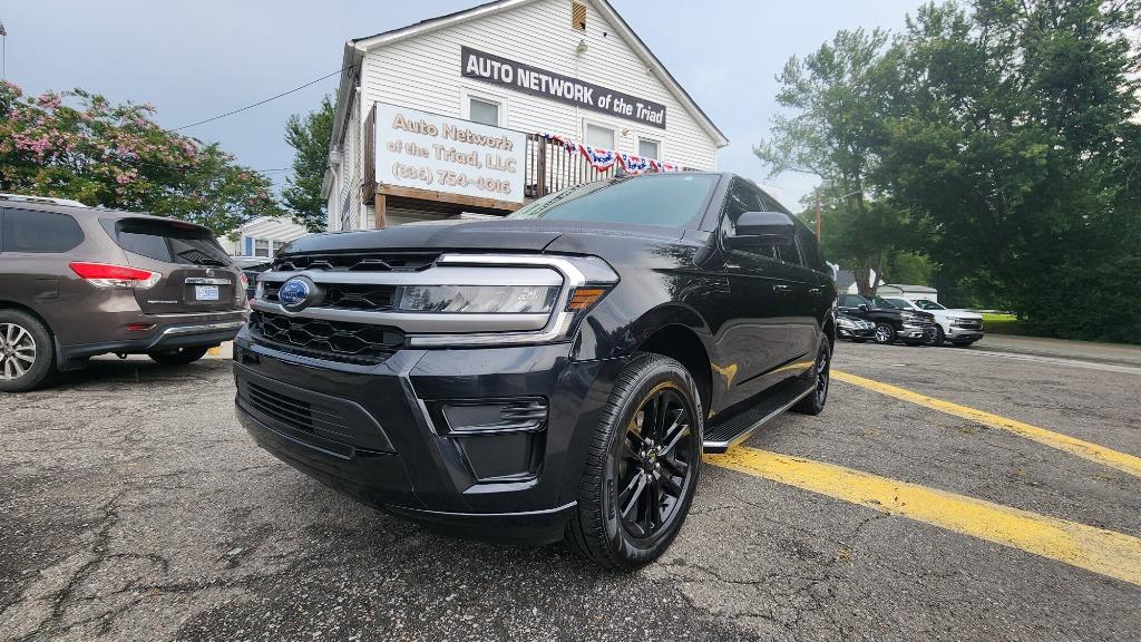 2022 Ford Expedition - $32,990
