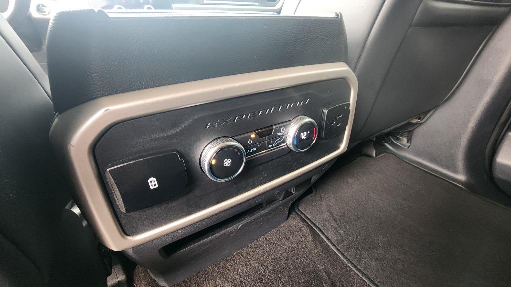 2022 Ford Expedition - $32,990