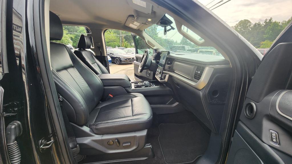 2022 Ford Expedition - $32,990