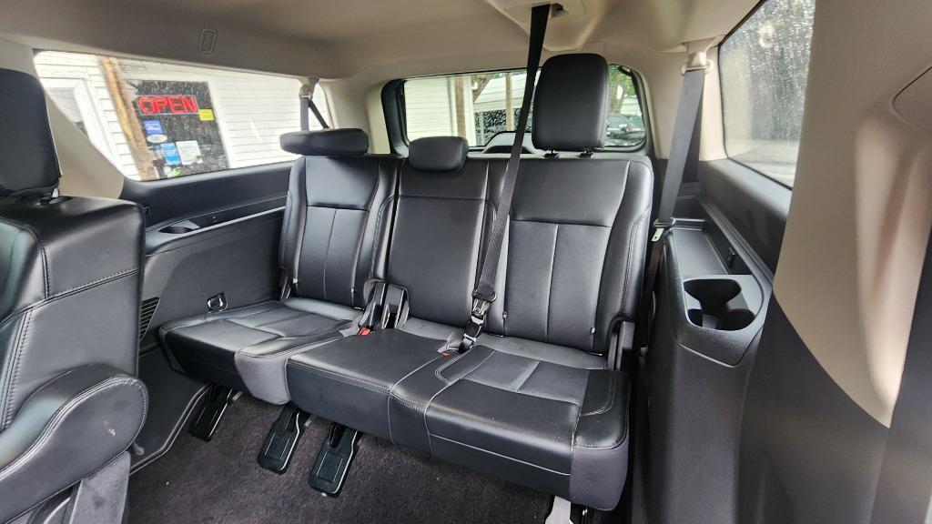 2022 Ford Expedition - $32,990