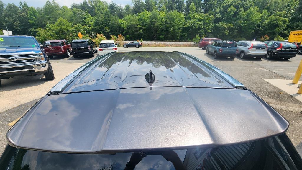 2019 Toyota Highlander - $27,990