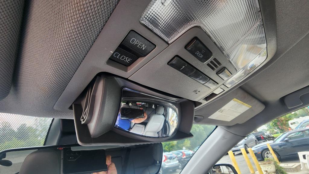 2019 Toyota Highlander - $27,990