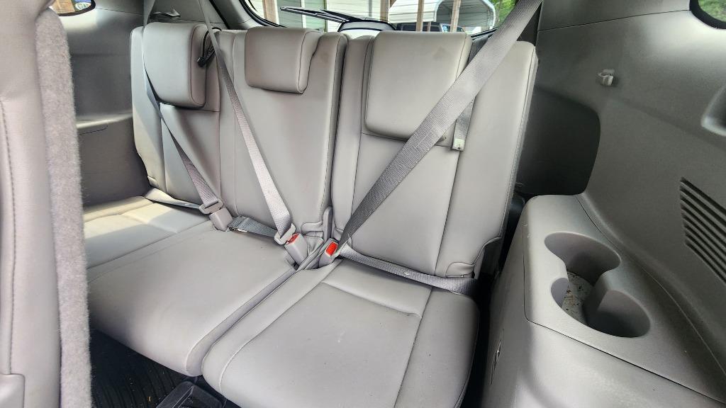 2019 Toyota Highlander - $27,990