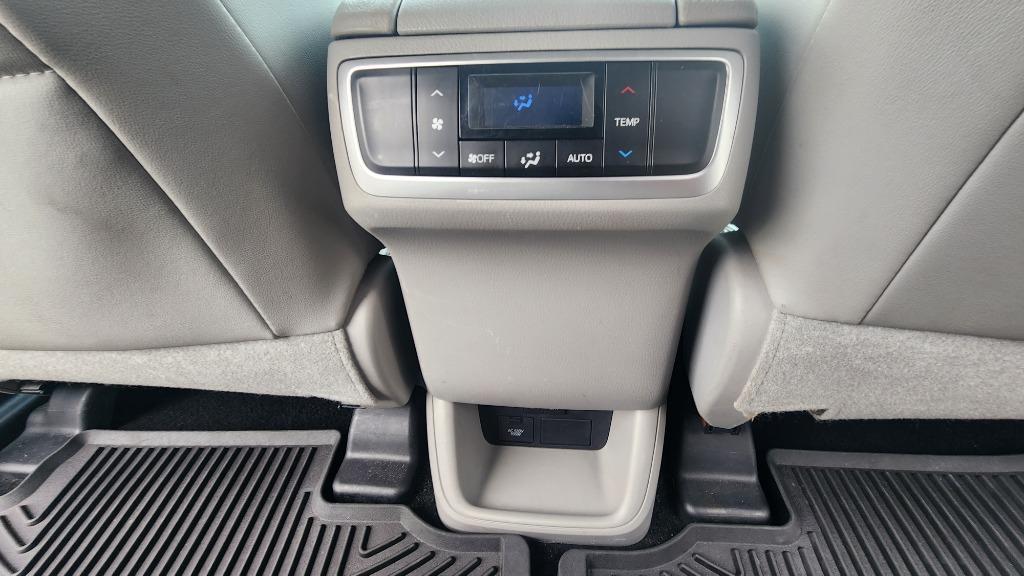 2019 Toyota Highlander - $27,990