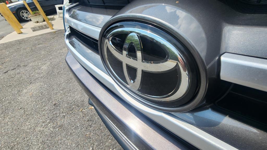 2019 Toyota Highlander - $27,990