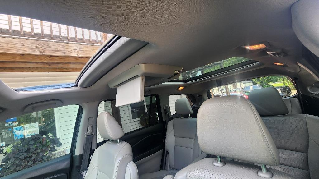 2021 Honda Pilot - $22,990
