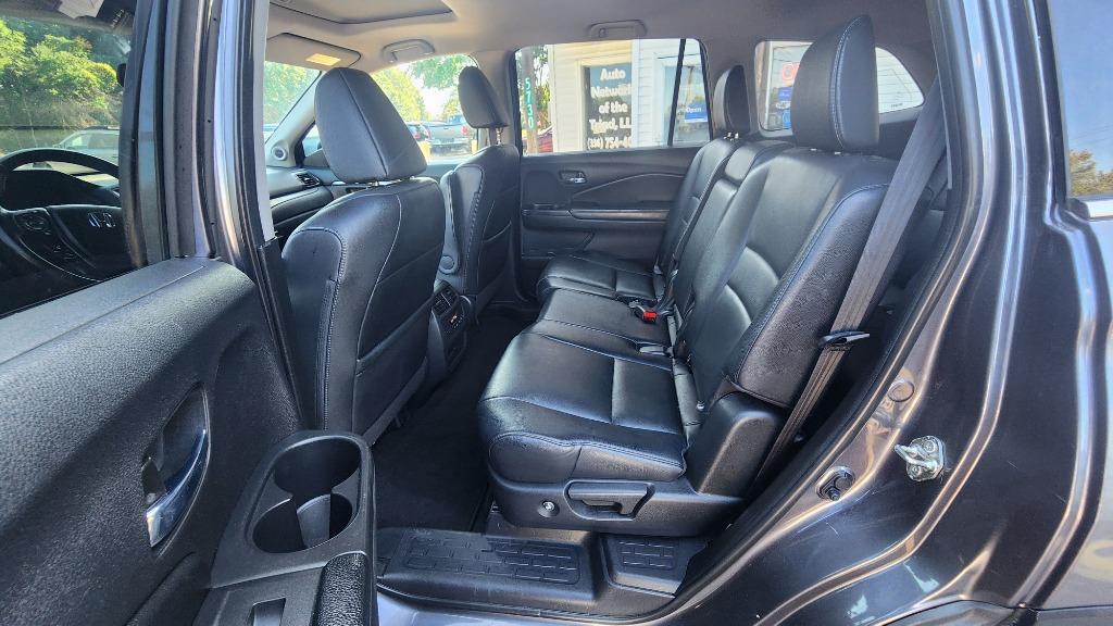 2018 Honda Pilot - $17,990