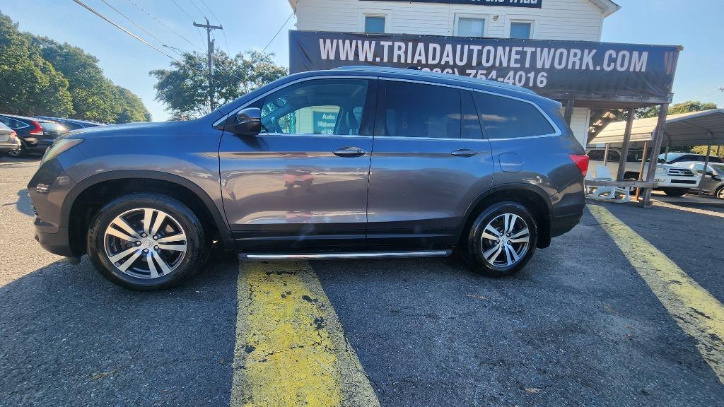 2018 Honda Pilot - $17,990