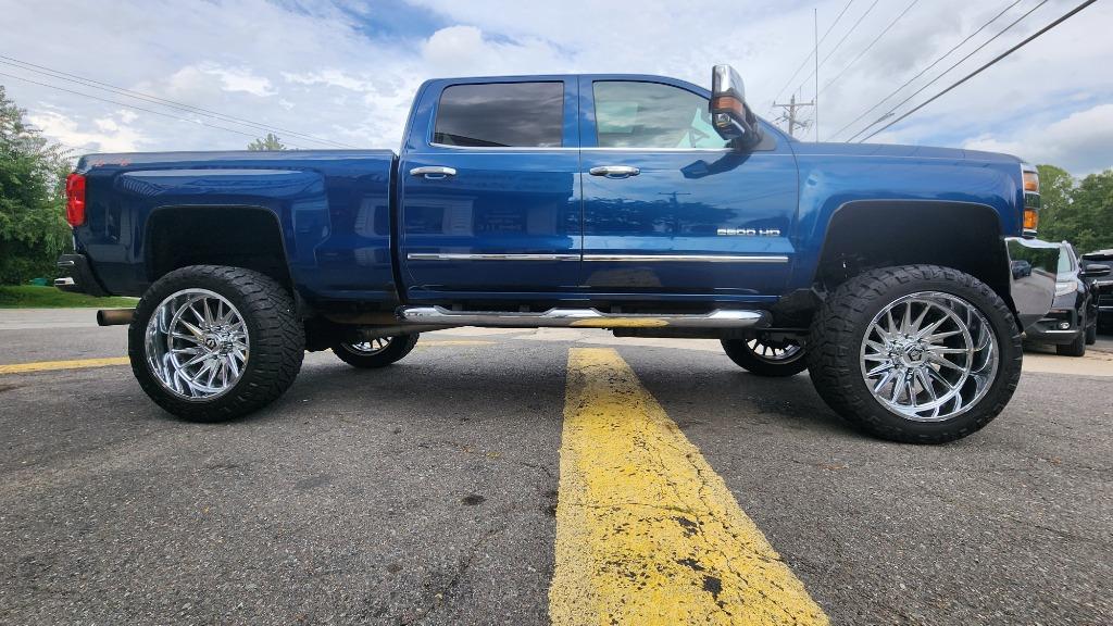 2016 Chevrolet Silverado 2500 - $40,990