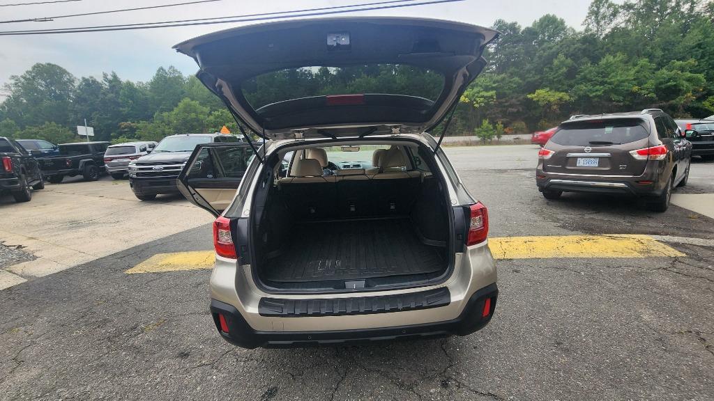 2018 Subaru Outback - $15,990