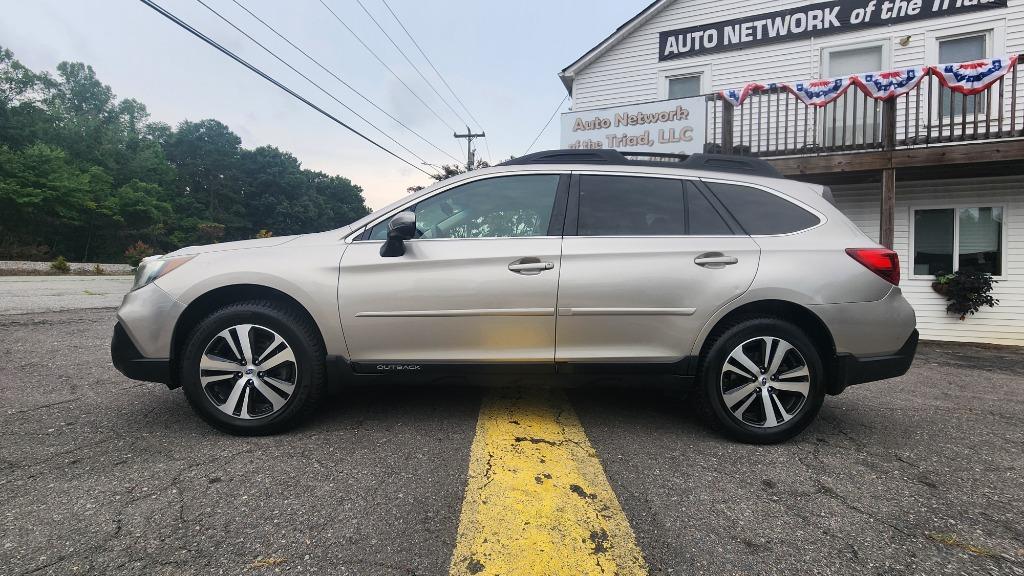 2018 Subaru Outback - $15,990