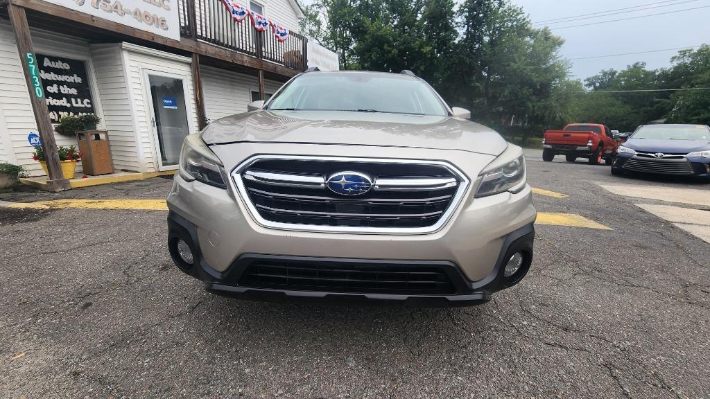 2018 Subaru Outback - $15,990