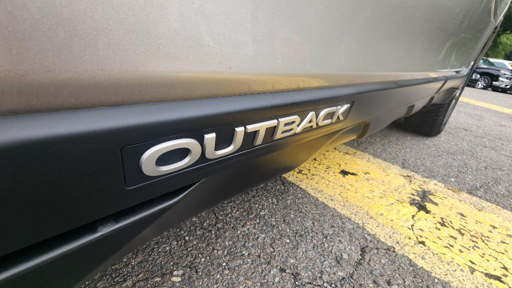 2018 Subaru Outback - $15,990