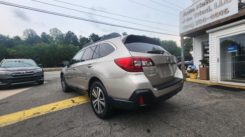 2018 Subaru Outback - $15,990