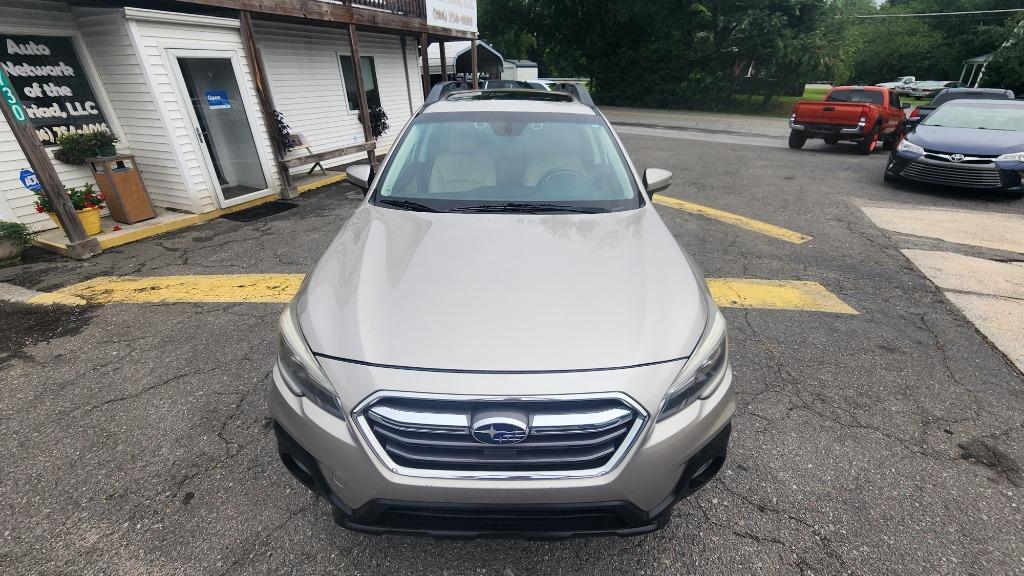 2018 Subaru Outback - $15,990